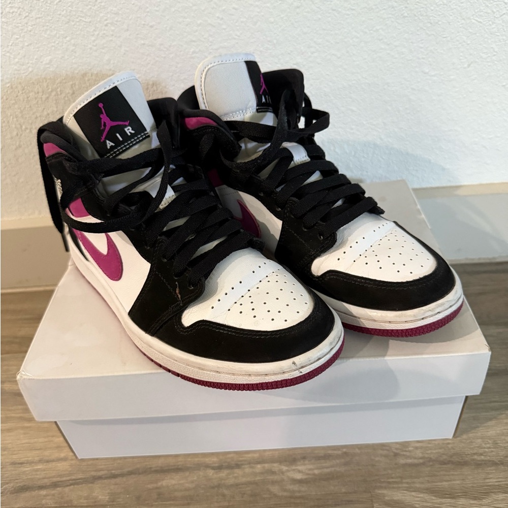 Nike Air Jordan 1 Mid Cactus Flower 2020 Magenta Women's Shoes size 7